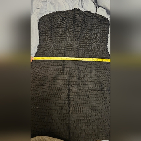 Beautiful strapless dress - Picture 8 of 10